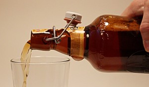 Fischer Amber pouring by Brasserie Fischer Fischer Amber pouring by Brasserie Fischer